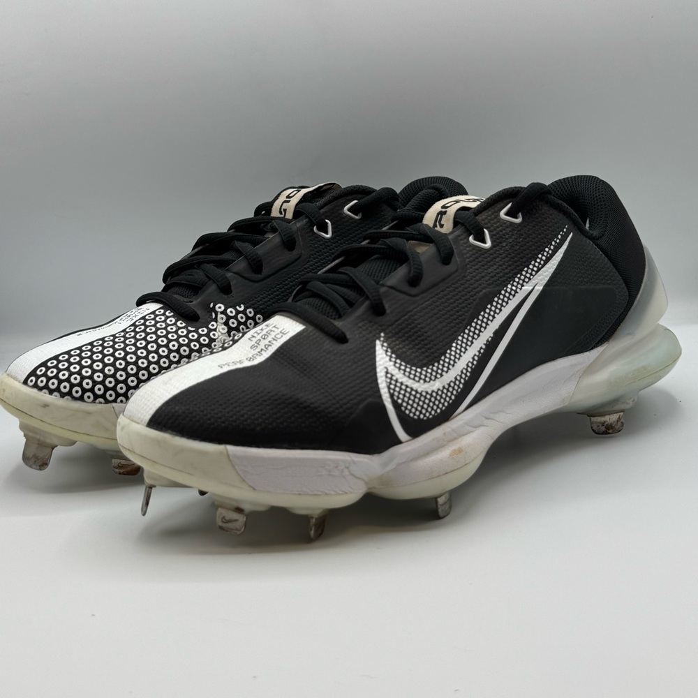 Nike Sport Performance Black White Trout Metal Cleats Size 9